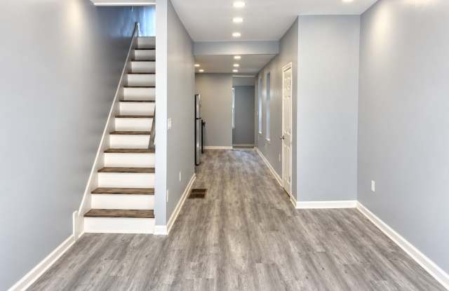 Light-Filled 3-Bedroom Home with Central Air & a Stylish Kitchen Gallery 1