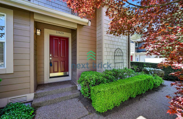 3 BEDS  2.5 BATH Town house FOR RENT photos photos