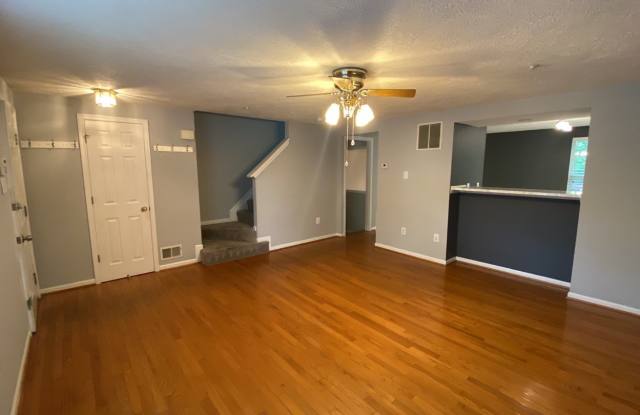 8107 Woodward St Gallery 4