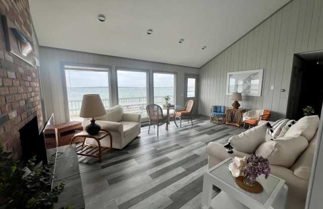 1355 Watersedge Way Gallery 3
