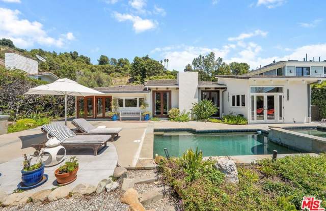 2529 Pesquera Dr photos photos