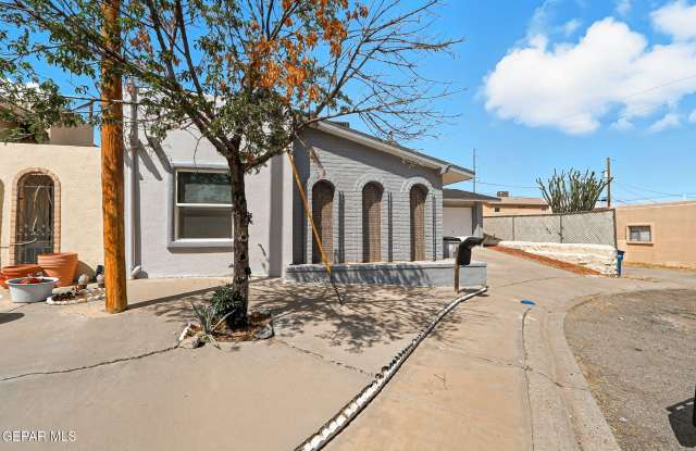 3911 QUASAR Court Gallery 3