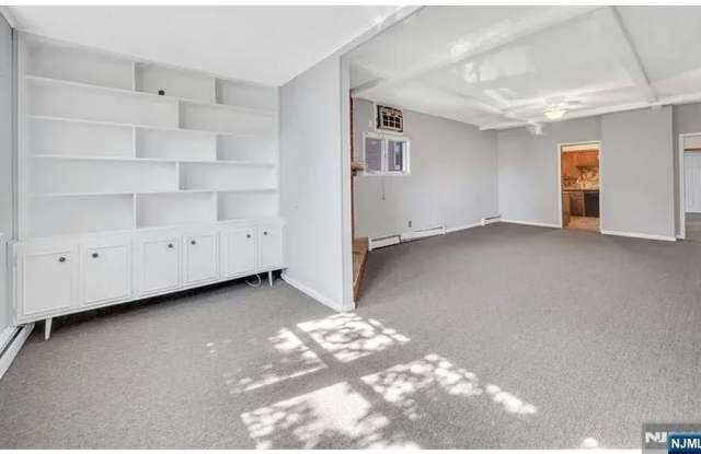 649 New Jersey Avenue Gallery 3