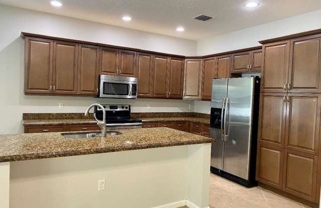 11252 SW Kingslake Circle Gallery 3