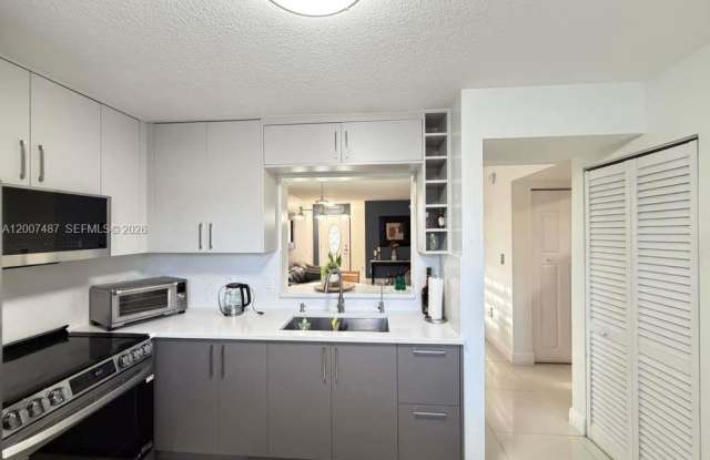 7265 Northwest 173rd Drive Gallery 3