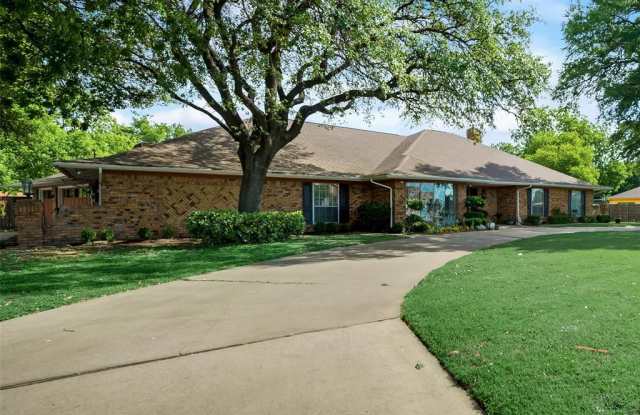 174 Sycamore School Road - 174 Sycamore School Road, Fort Worth, TX 76134