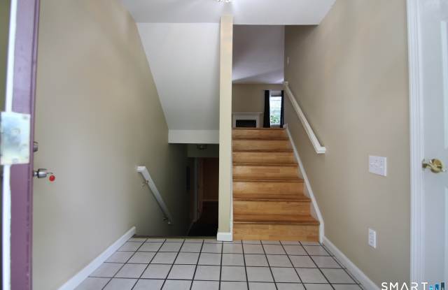 8005 Heartwood Lane Gallery 4