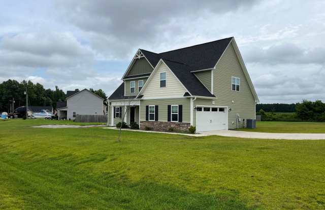 First Floor Primary Bedroom! - 502 Ginn Street, Onslow County, NC 28540