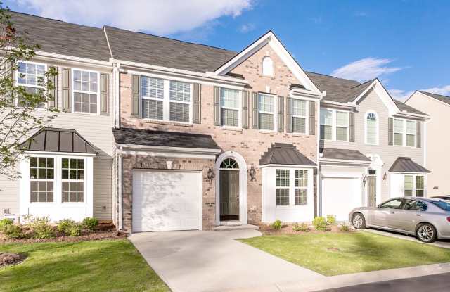 Lovely 3 Bedroom 2.5 Bath Townhouse, Easy Access to Downtown Greenville, I-85  I-385 photos photos