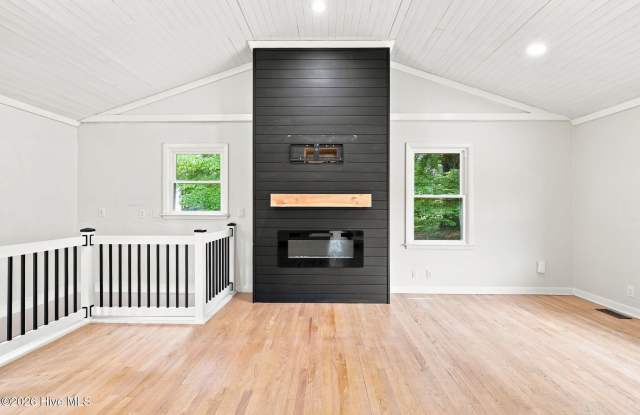 3108 Brentwood Road Gallery 3