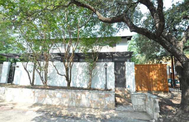 LOCATION! RENOVATED BATHROOM! - 2210 Del Curto Road, Austin, TX 78704