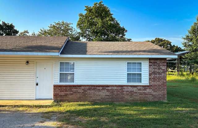 2100 Lynn Lane - A - 2100 Lynn Lane, Muldrow, OK 74948