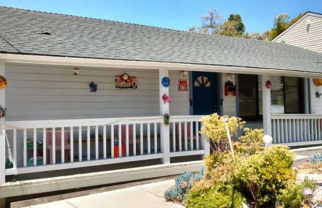 50 La Cruz Avenue Gallery 2
