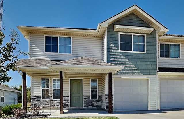 8125 SW 3rd St - 8125 Southwest 3rd Street, Blue Springs, MO 64014