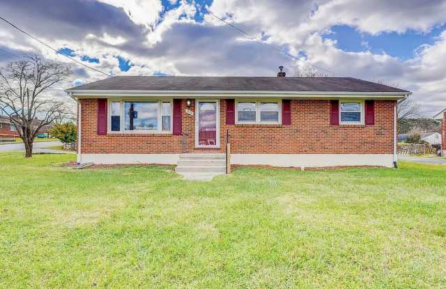 1302 Penley Street- House - 1302 Penley Boulevard, Salem, VA 24153