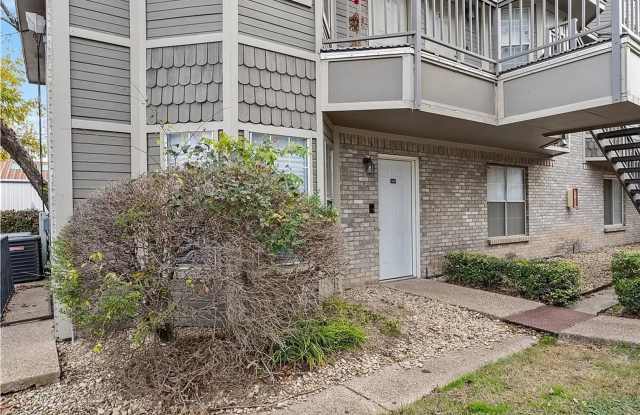 Charming 2/2 at Boardwalk Condominiums! photos photos