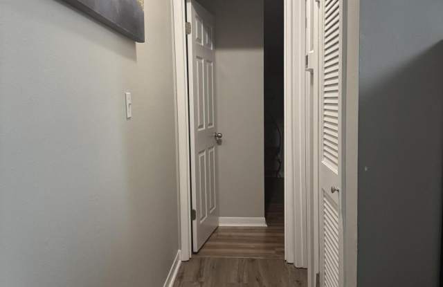 312 Bream Avenue Gallery 4