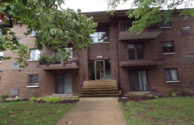 Top Floor Condo in Alexandria- Van Dorn Area photos photos