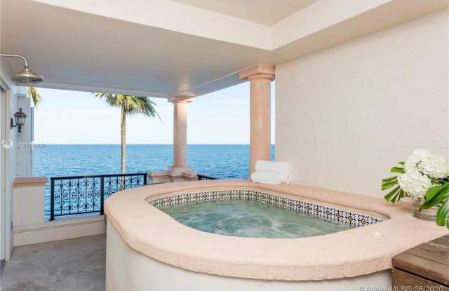 7744 Fisher Island Dr Gallery 3