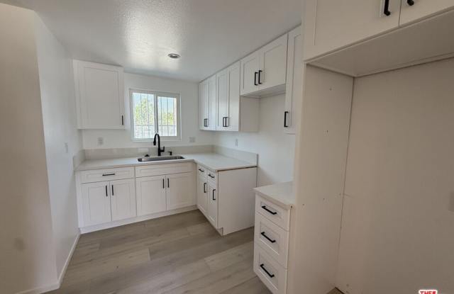1531 E 92nd St photos photos