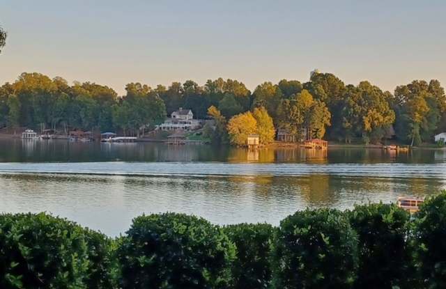 Fully furnished waterfront three-bedroom/ two-bath condo on Lake Norman. - 637 Williamson Road, Mooresville, NC 28117