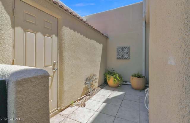 3033 E Rose Lane Gallery 2