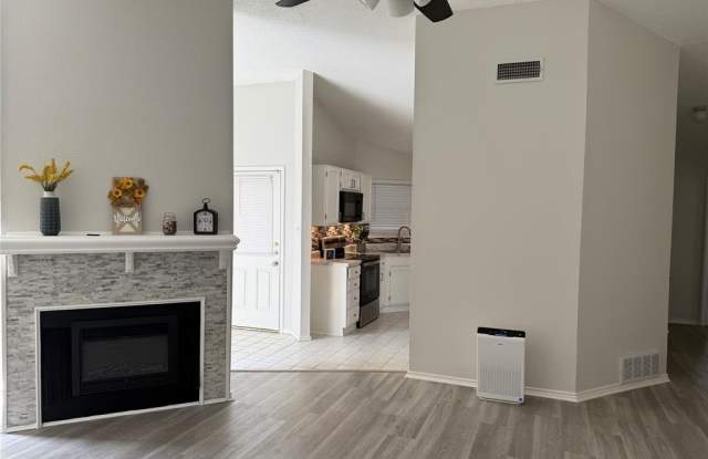 1088 W Hills Terrace Gallery 3
