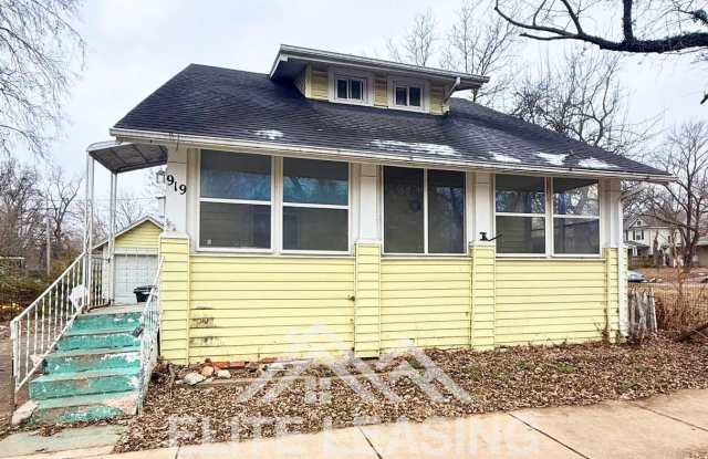 Charming 3 Bedroom Home Near Downtown Topeka! photos photos Charming 3 Bedroom Home Near Downtown Topeka! photos photos