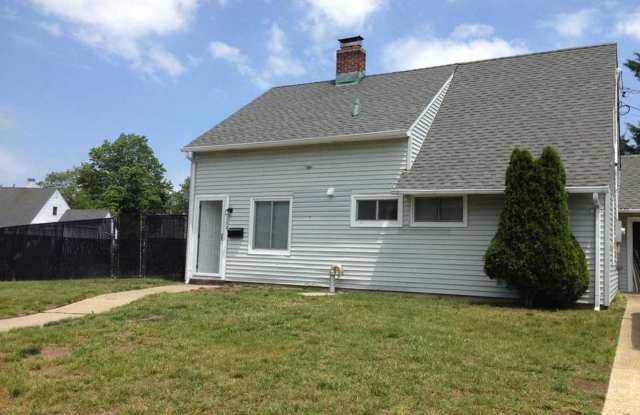 154 Kingfisher Road - 154 Kingfisher Road, Levittown, NY 11756
