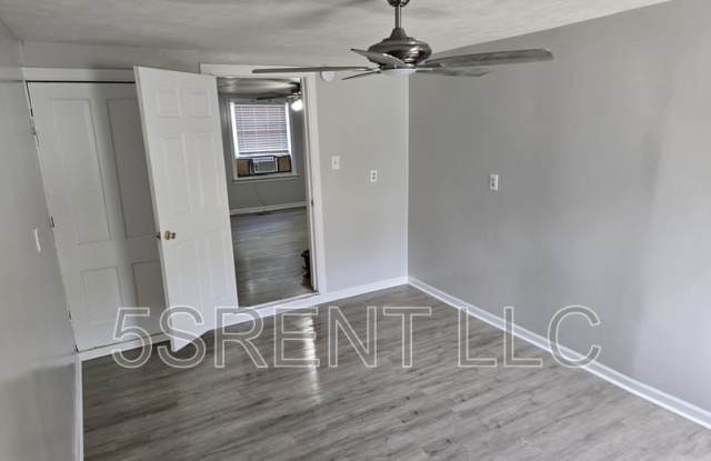 236 S Mary Ellen St Apt A Gallery 2