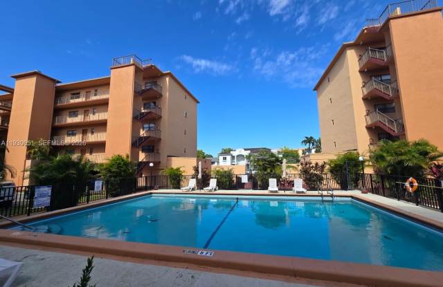 1800 W 54th St photos photos