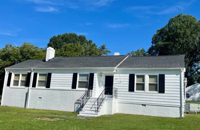 409 West Pine St - 409 West Pine Street, Graham, NC 27253