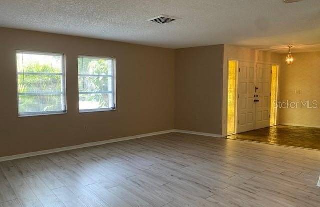 222 N BAY HILLS BOULEVARD Gallery 2