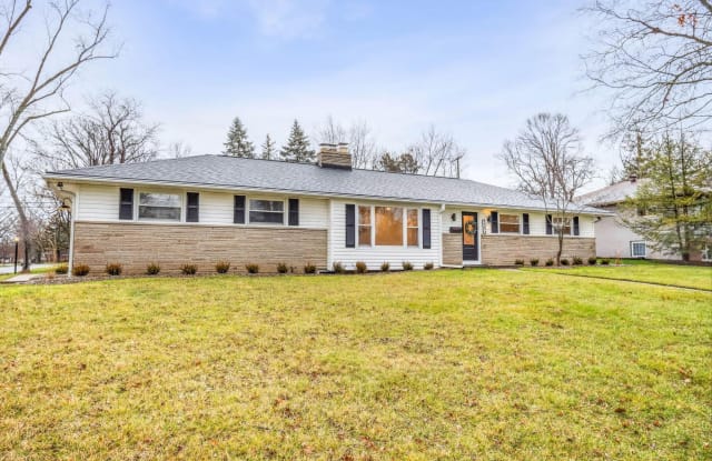 2554 Johnston Road Gallery 3