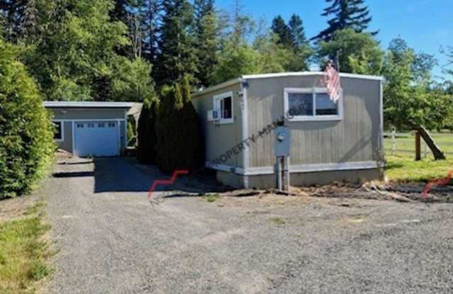 STATUS: *AVAILABLE*  | R31B | $1595 + $65 for w/s  OR OPTION -  W/SHOP  $2095 photos photos