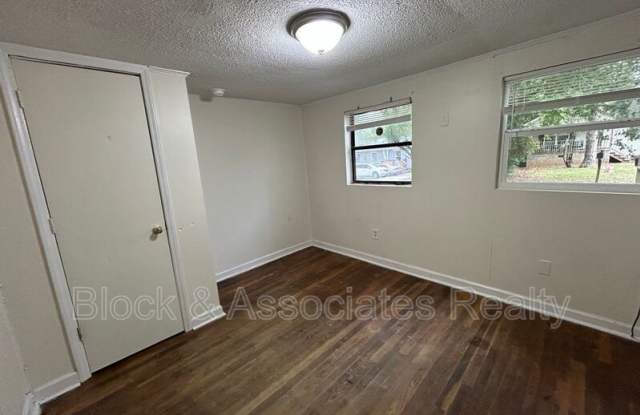 3910 Honan Dr Gallery 4