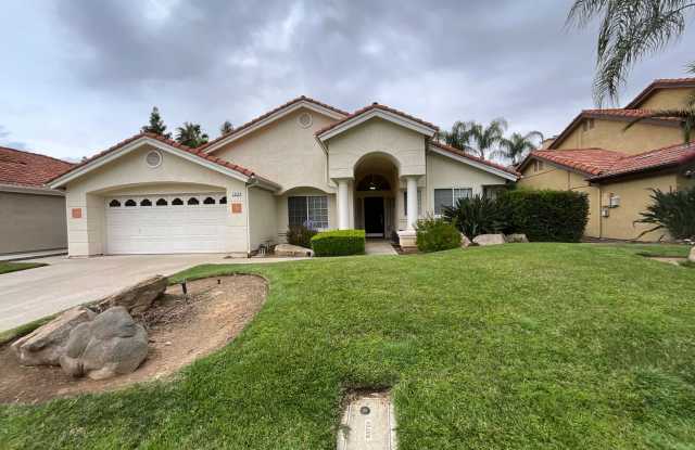 Updated Home In Established Northeast Fresno Neighborhood. Clovis Unified Schools! photos photos