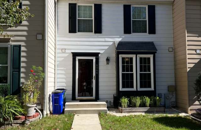 Beautiful 2 Bedrooms 2.5 Bathroom luxury 3 level Townhouse location in the Rockburn Commons Community - 6066 Rock Glen Drive, Elkridge, MD 21075