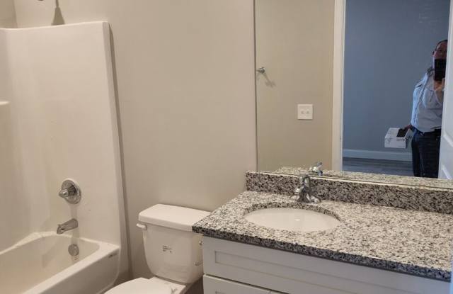 2 Bed 2 Bath Gallery 3