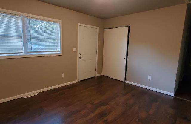 3 Bedroom 1 Bath in East Glen Park Gallery 3