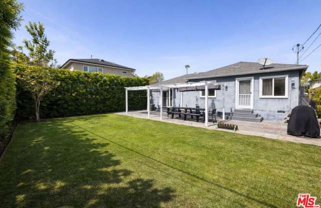 10870 Whitburn Street photos photos