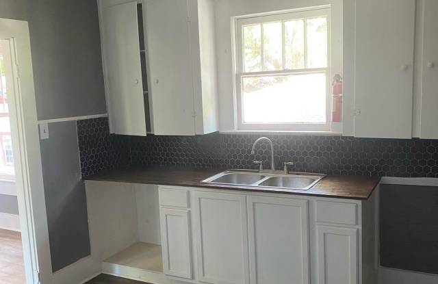 3737 Maywood Avenue photos photos