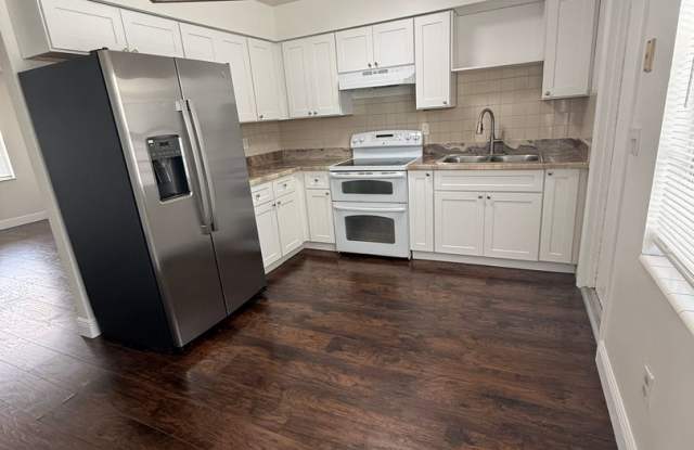 Triplex centrally located in Fort Pierce photos photos Triplex centrally located in Fort Pierce photos photos