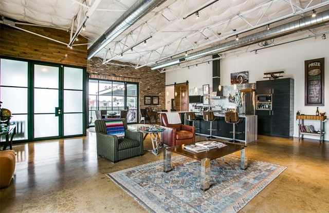 2292 Vantage Street Gallery 4