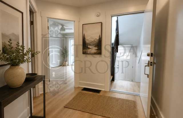 Avail Sept 1: 2BR Apt in Beechview, South Hills.  BEAUTIFUL design, Laminate Floors, AC, Pets OK, Balcony, W/D! photos photos