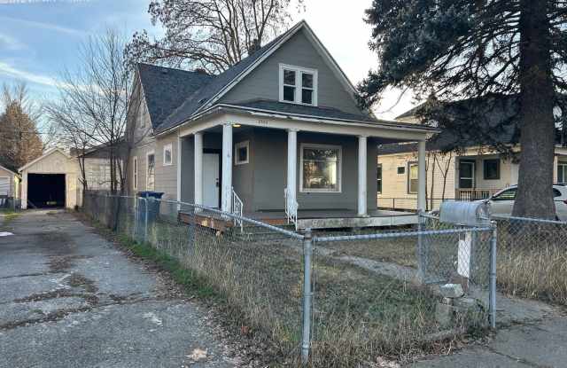 Freshly Updated 4 Bedroom/ 1 Bathroom House - 2520 East Diamond Avenue, Spokane, WA 99217