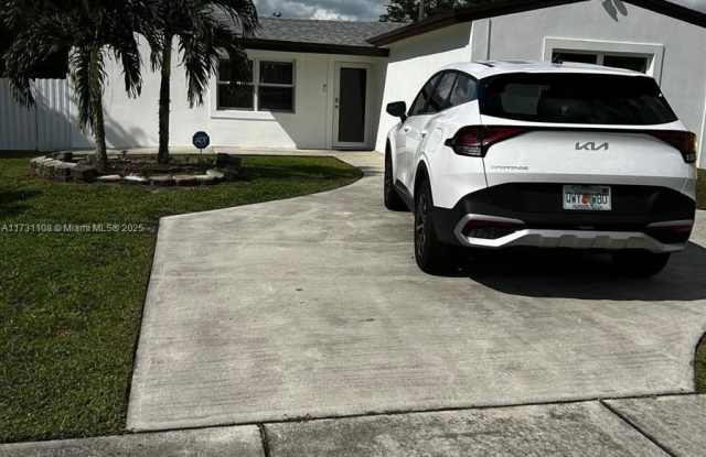 6671 Cody St - 6671 Cody Street, Hollywood, FL 33024 6671 Cody St - 6671 Cody Street, Hollywood, FL 33024