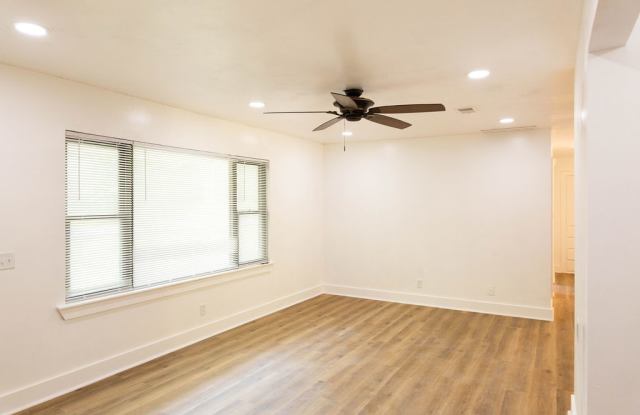 2321 Laverne Avenue photos photos