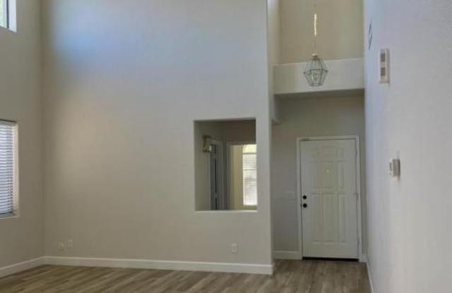722 E Saddle Way Gallery 3