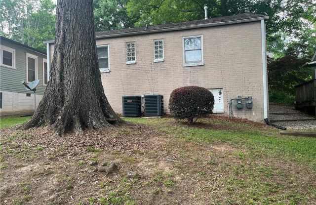 1115 Shelby Place SE Gallery 4